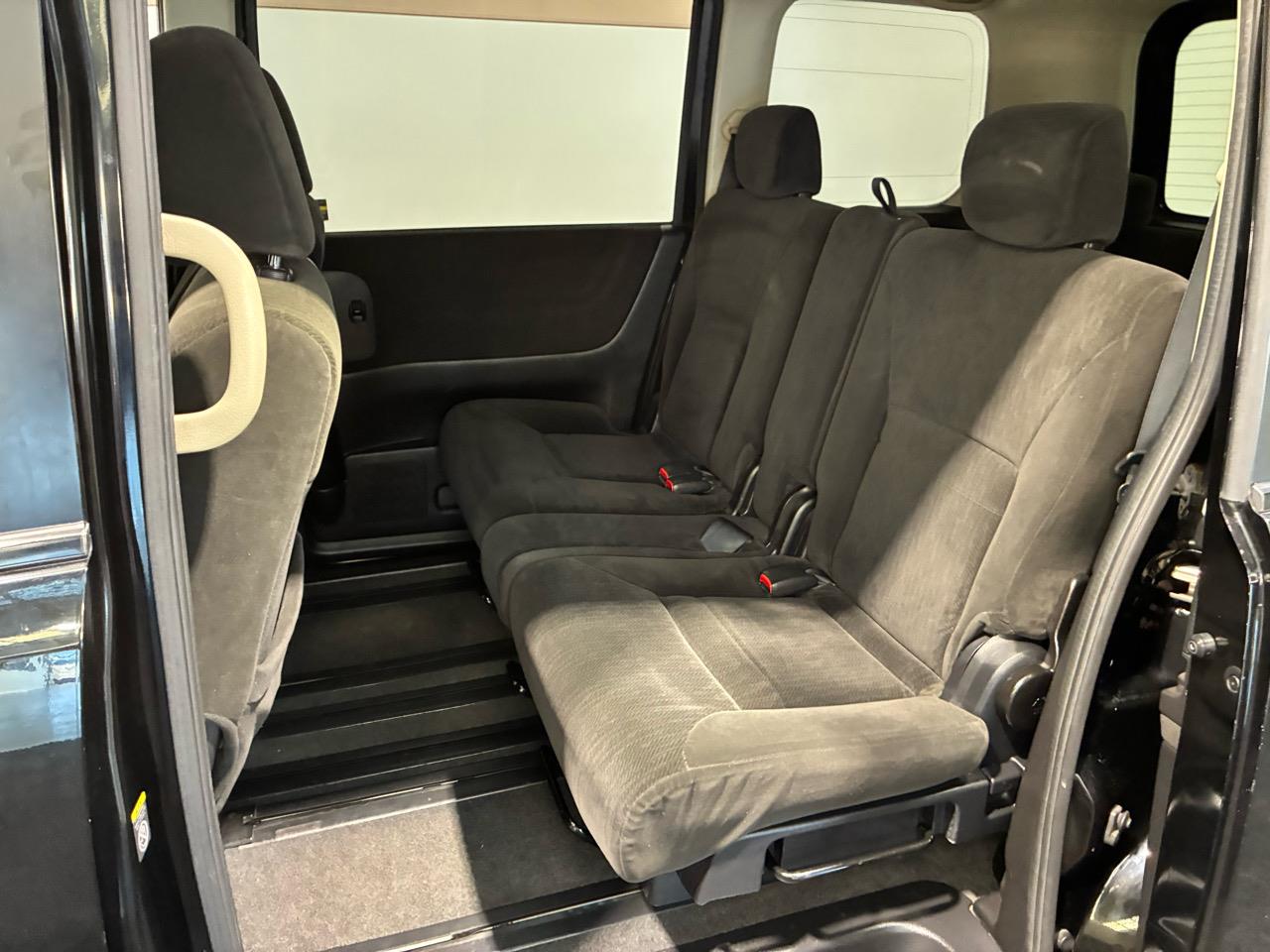 2008 Nissan SERENA