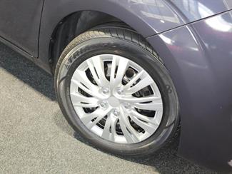2012 Toyota SPADE - Thumbnail