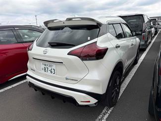 2021 Nissan KICKS - Thumbnail