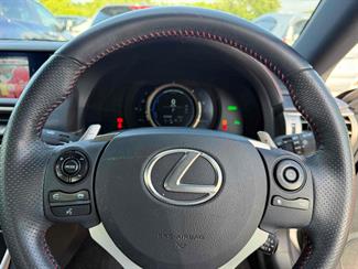 2013 Lexus IS 300H - Thumbnail