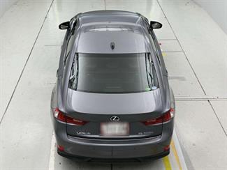 2013 Lexus IS 300H - Thumbnail