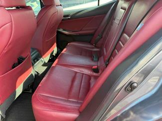 2013 Lexus IS 300H - Thumbnail