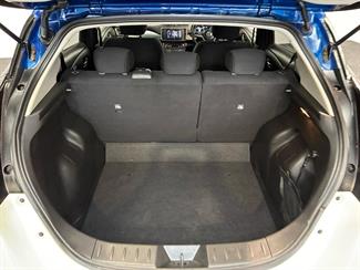 2018 Nissan LEAF - Thumbnail
