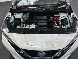 2018 Nissan LEAF - Thumbnail
