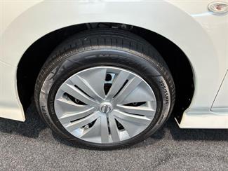 2018 Nissan LEAF - Thumbnail