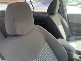2018 Nissan LEAF - Thumbnail