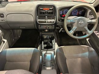 2012 Nissan Navara - Thumbnail