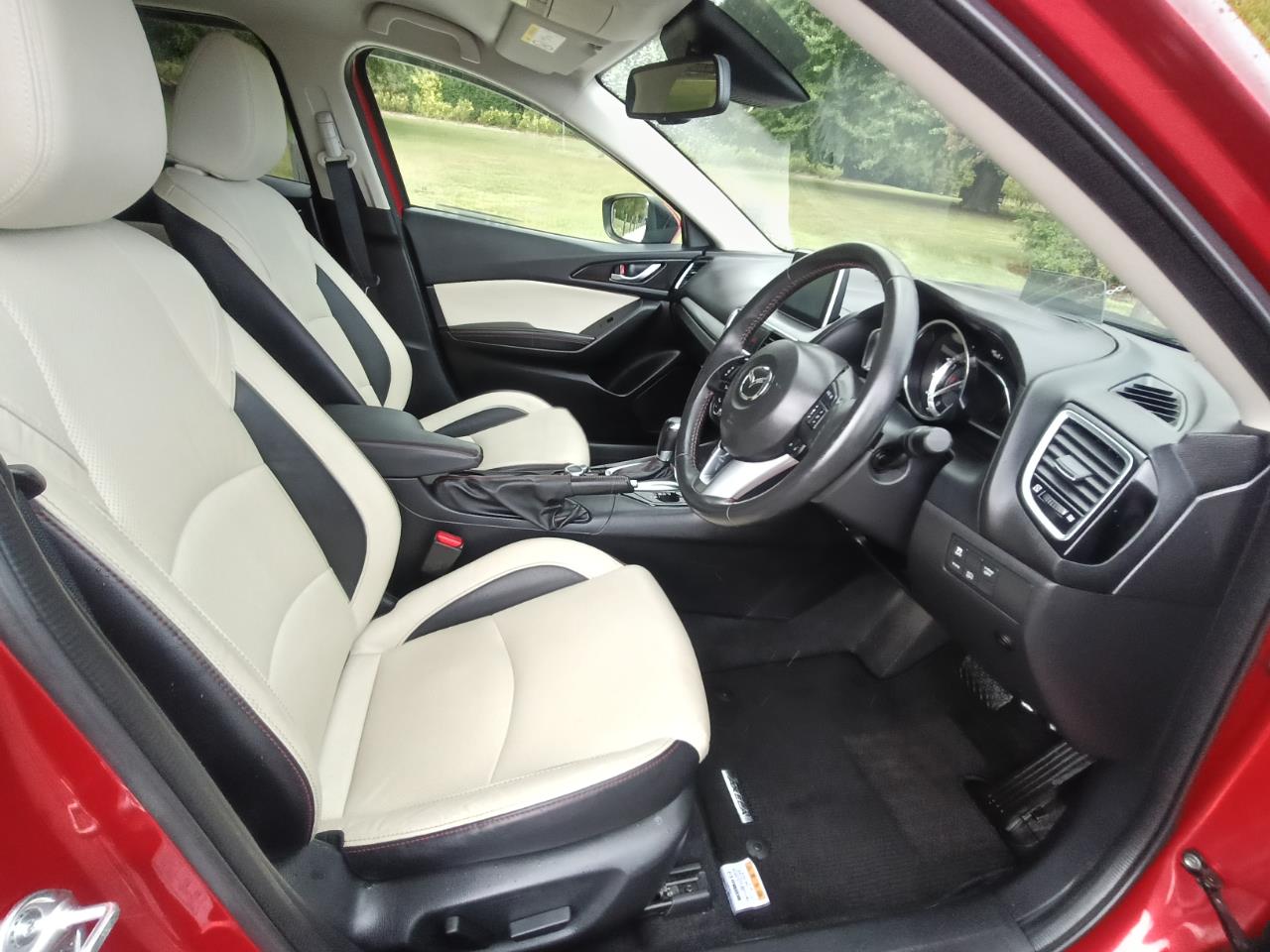 2014 Mazda AXELA