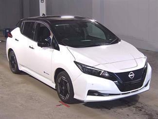 2022 Nissan LEAF - Thumbnail