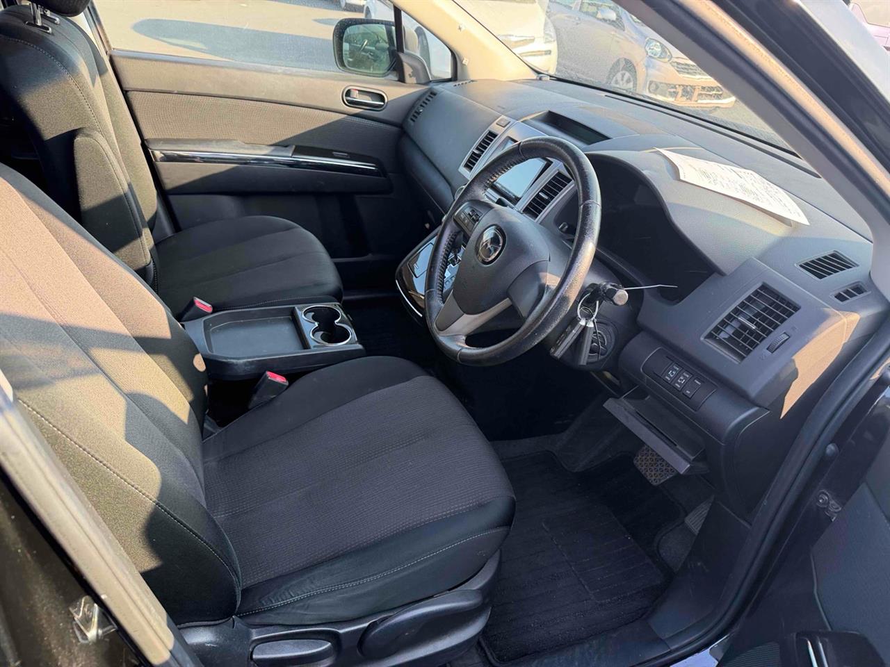 2015 Mazda MPV