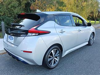 2020 Nissan LEAF - Thumbnail