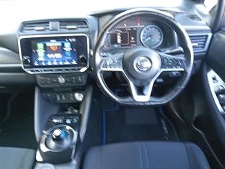 2020 Nissan LEAF - Thumbnail