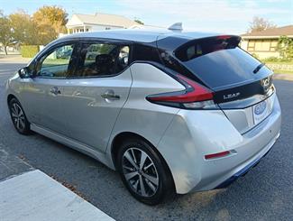 2020 Nissan LEAF - Thumbnail