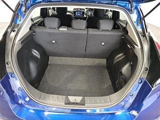 2021 Nissan LEAF - Thumbnail