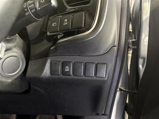2017 Mitsubishi OUTLANDER - Thumbnail