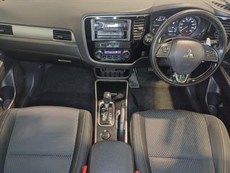 2017 Mitsubishi OUTLANDER - Thumbnail