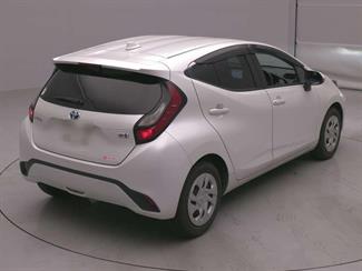 2021 Toyota AQUA - Thumbnail