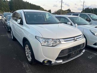 2015 Mitsubishi OUTLANDER - Thumbnail