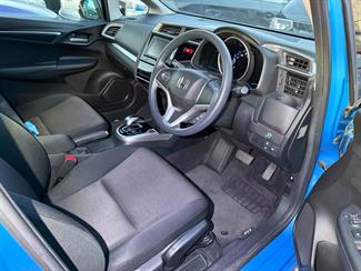 2014 Honda FIT - Thumbnail