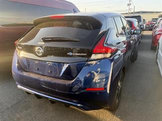 2021 Nissan LEAF - Thumbnail