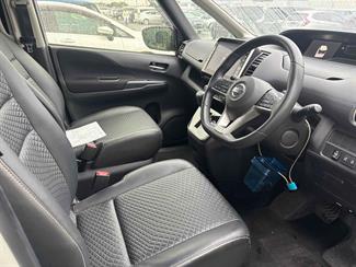 2020 Nissan SERENA - Thumbnail