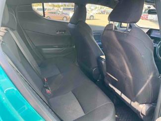 2017 Toyota C-HR - Thumbnail