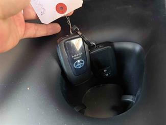 2017 Toyota C-HR - Thumbnail