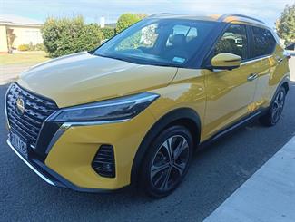 2020 Nissan KICKS - Thumbnail