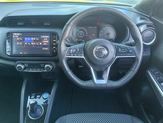 2020 Nissan KICKS - Thumbnail