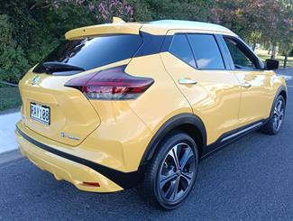 2020 Nissan KICKS - Thumbnail