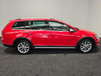 2015 Volkswagen Golf - Thumbnail