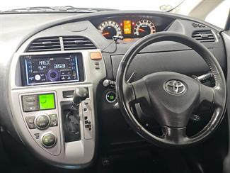 2006 Toyota Ractis - Thumbnail