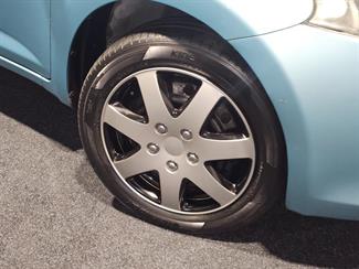 2006 Toyota Ractis - Thumbnail