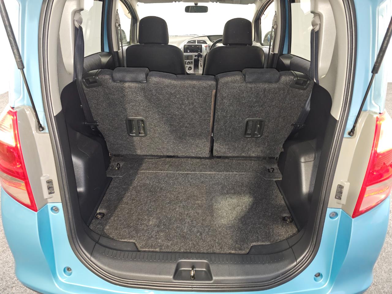 2006 Toyota Ractis