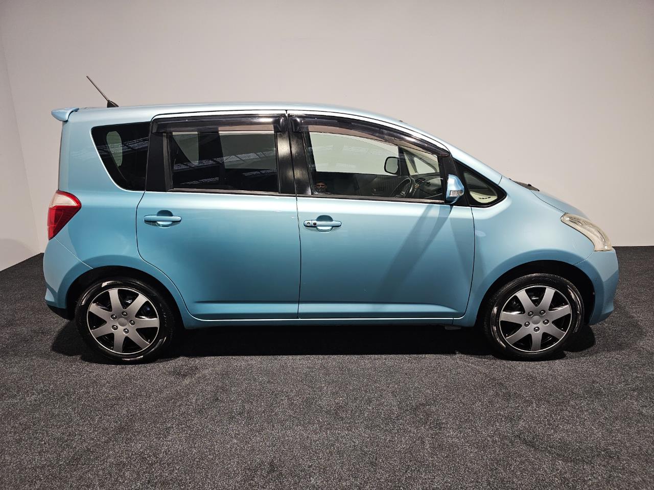 2006 Toyota Ractis