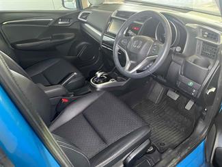 2014 Honda FIT - Thumbnail