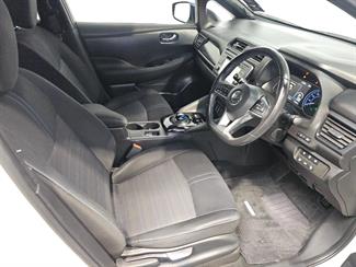 2018 Nissan LEAF - Thumbnail