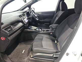 2018 Nissan LEAF - Thumbnail