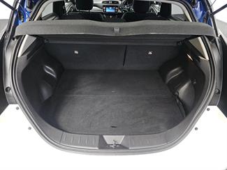 2018 Nissan LEAF - Thumbnail