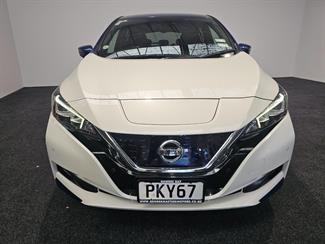 2018 Nissan LEAF - Thumbnail