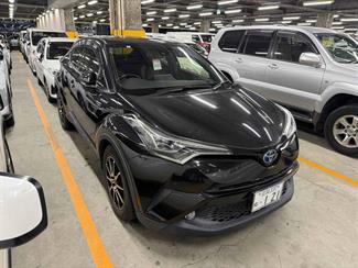 2017 Toyota C-HR - Thumbnail