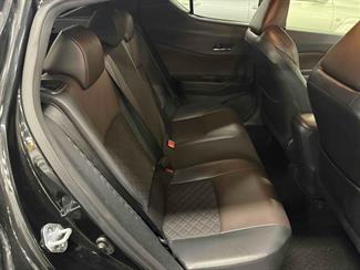 2017 Toyota C-HR - Thumbnail