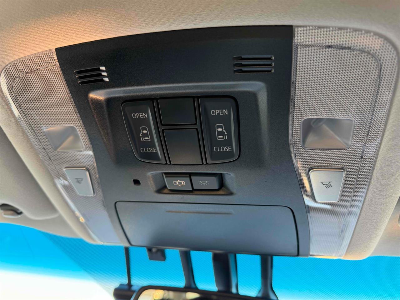 2015 Toyota VELLFIRE