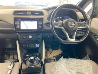 2019 Nissan LEAF - Thumbnail
