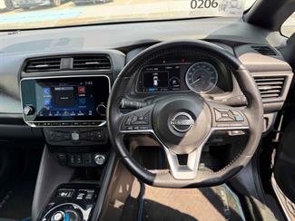 2022 Nissan LEAF - Thumbnail