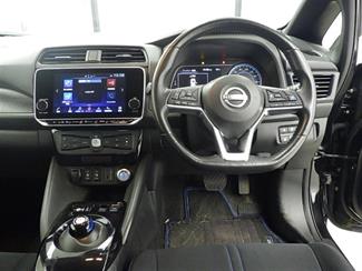 2022 Nissan LEAF - Thumbnail