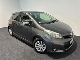 2011 Toyota Vitz - Thumbnail