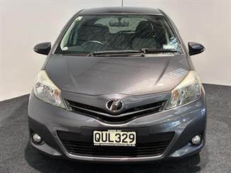 2011 Toyota Vitz - Thumbnail