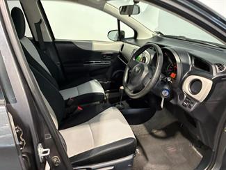 2011 Toyota Vitz - Thumbnail