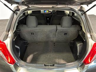 2011 Toyota Vitz - Thumbnail